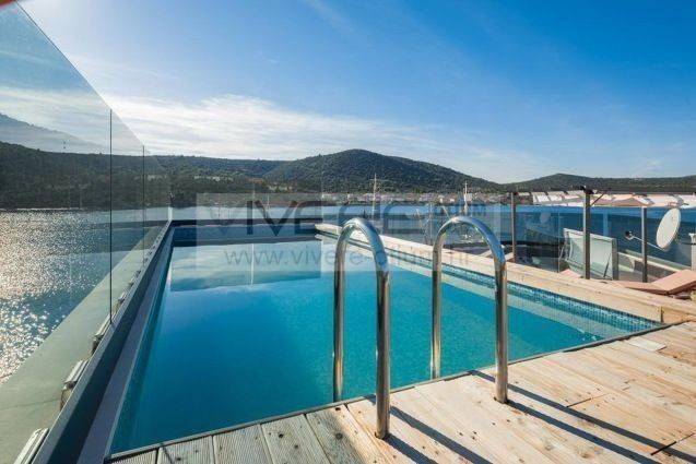 Rooftop pool