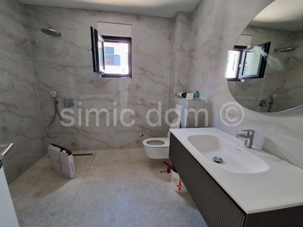 Apartman na moru, Prodaja, Okrug, Okrug Gornji