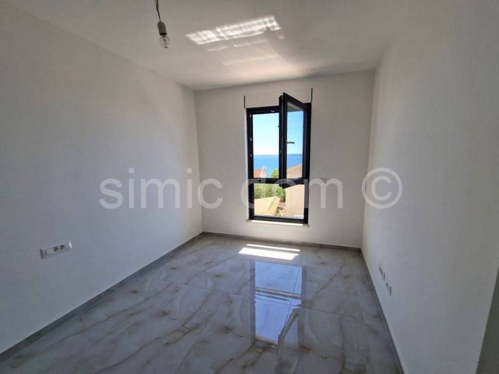 Apartman na moru, Prodaja, Okrug, Okrug Gornji