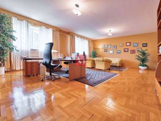 Vila, Prodaja, Zagreb, Sesvete