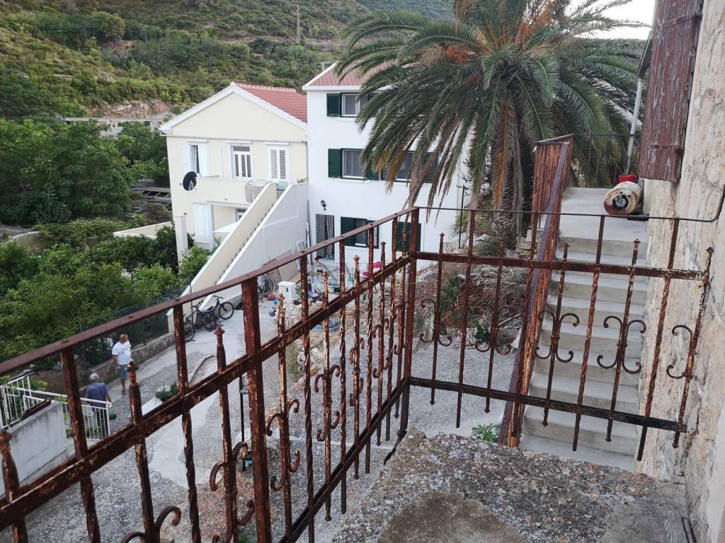 Kamena kuća, Prodaja, Vis, Vis