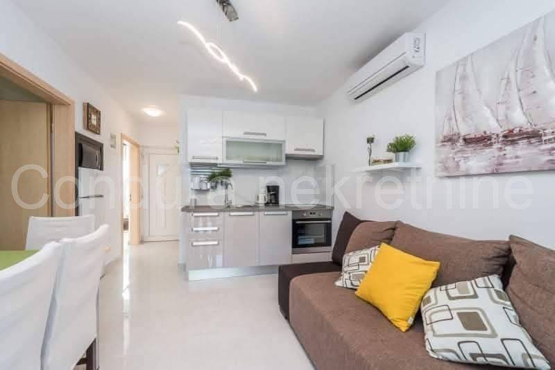 Apartman na moru, Prodaja, Vir, Vir
