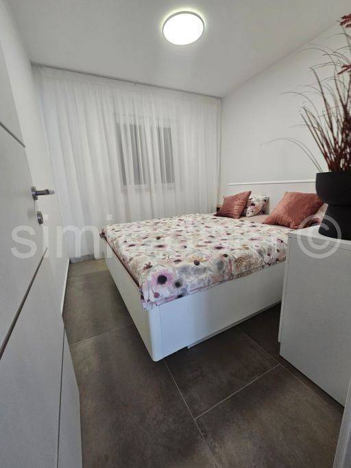 Apartman na moru, Prodaja, Okrug, Okrug Gornji
