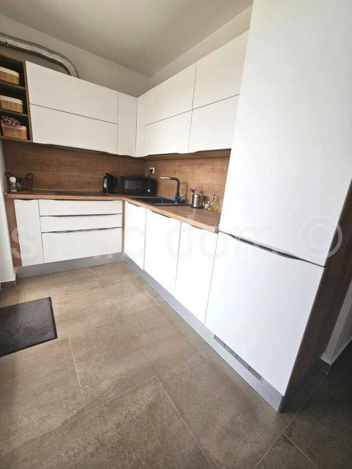Apartman na moru, Prodaja, Okrug, Okrug Gornji