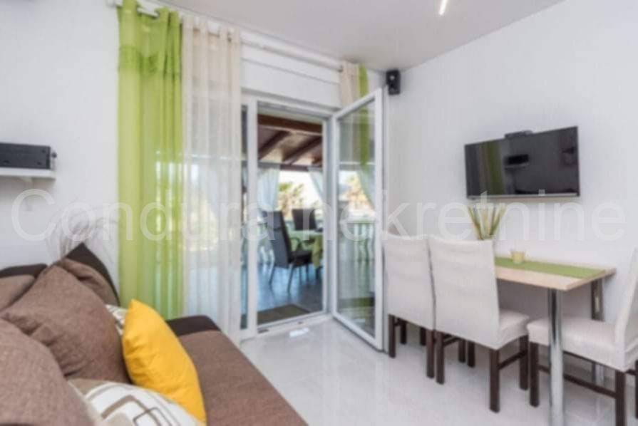 Apartman na moru, Prodaja, Vir, Vir