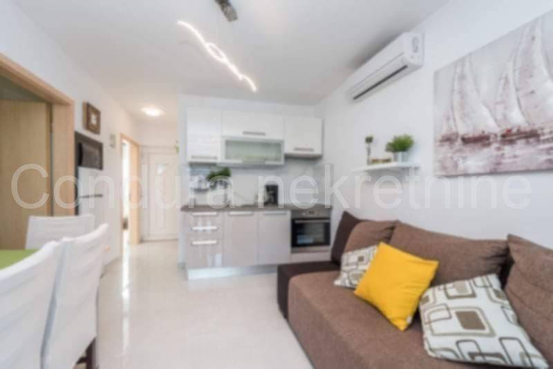 Apartman na moru, Prodaja, Vir, Vir