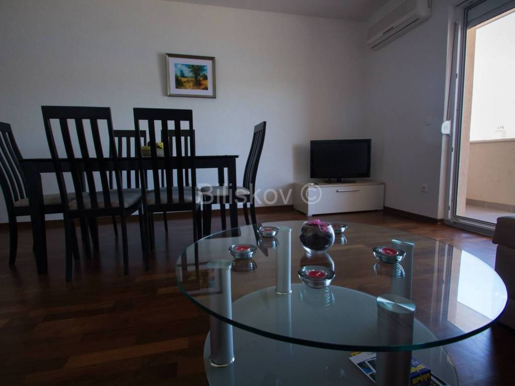 Stan u kući, Prodaja, Okrug, Okrug Gornji