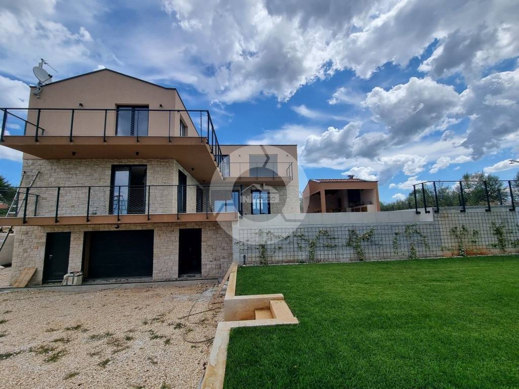 Vila, Prodaja, Višnjan, Višnjan