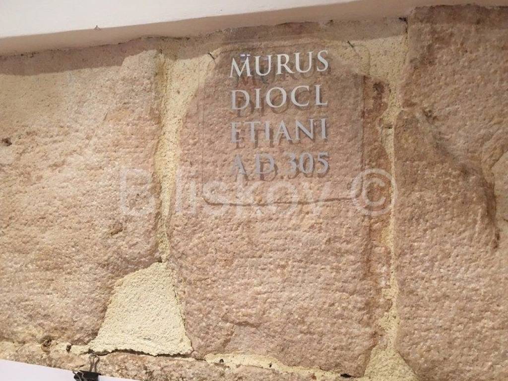 Kuća u nizu, Prodaja, Split, Split