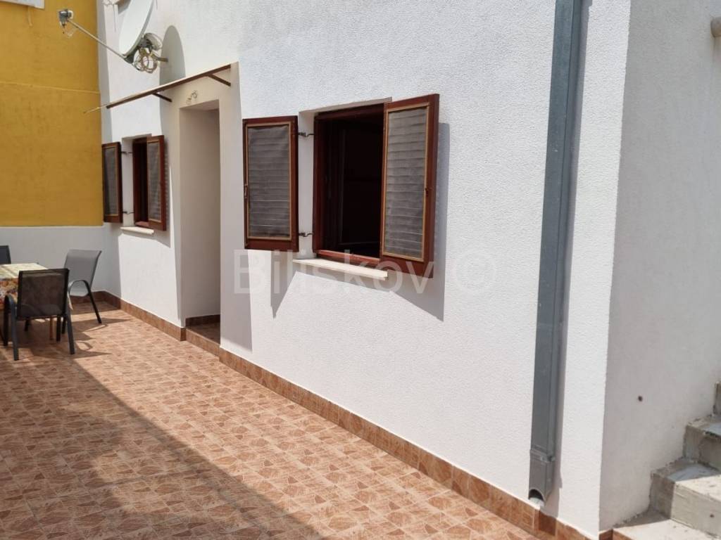Stan u kući, Prodaja, Trogir - Okolica, Žedno