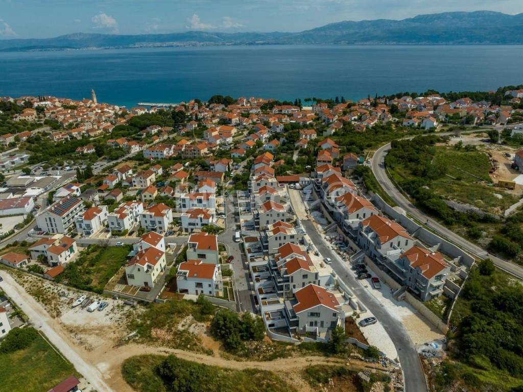 Stan u zgradi, Prodaja, Sutivan, Sutivan
