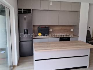 Apartman na moru, Prodaja, Povljana, Povljana