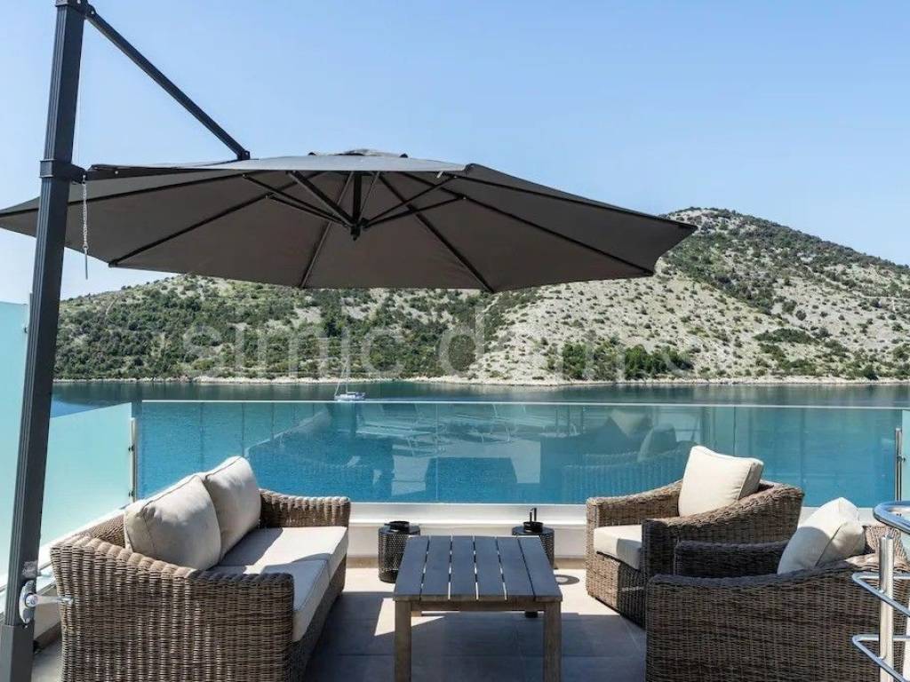 Apartman na moru, Prodaja, Marina, Vinišće