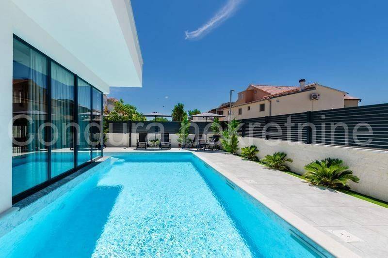 Vila, Prodaja, Vrsi, Vrsi