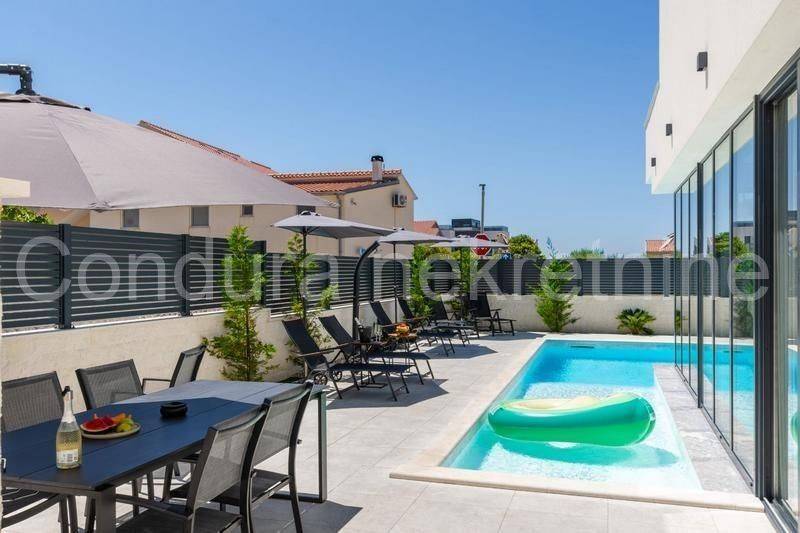 Vila, Prodaja, Vrsi, Vrsi