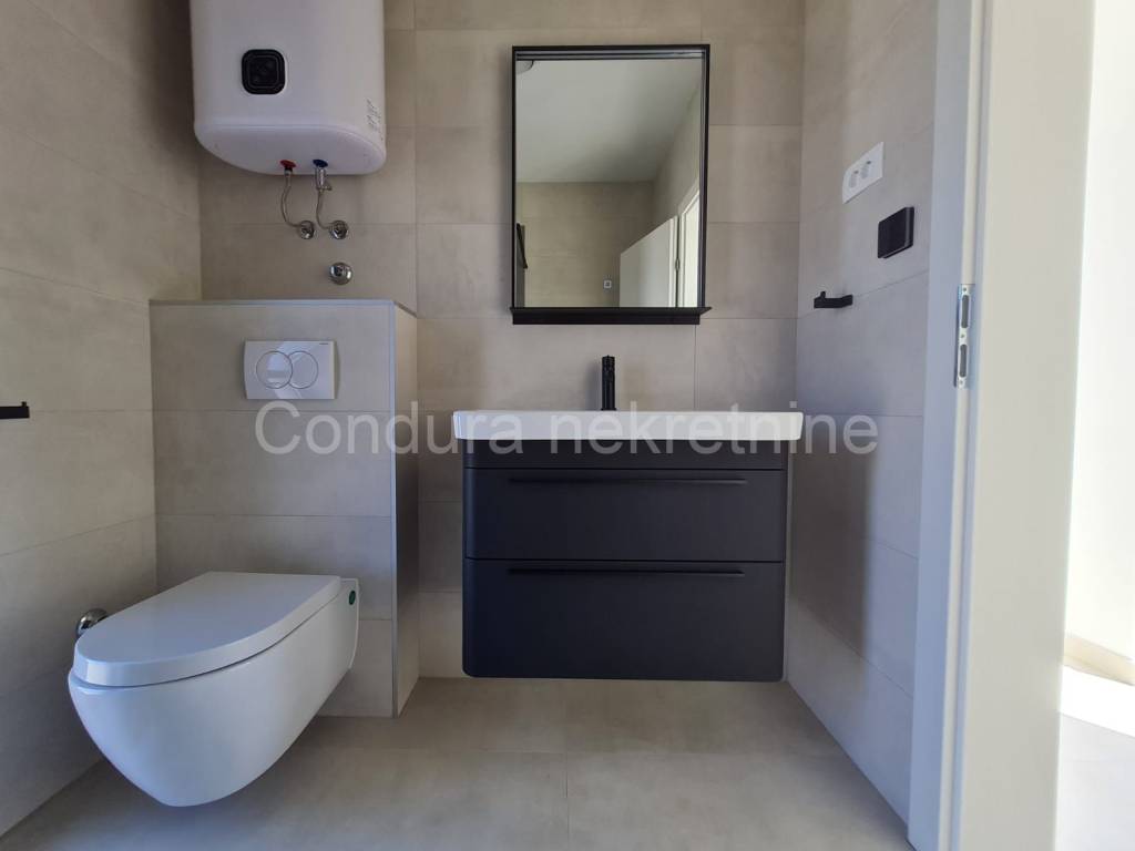 Apartman na moru, Prodaja, Vir, Vir
