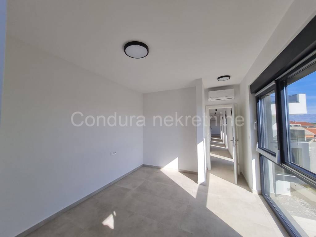 Apartman na moru, Prodaja, Vir, Vir