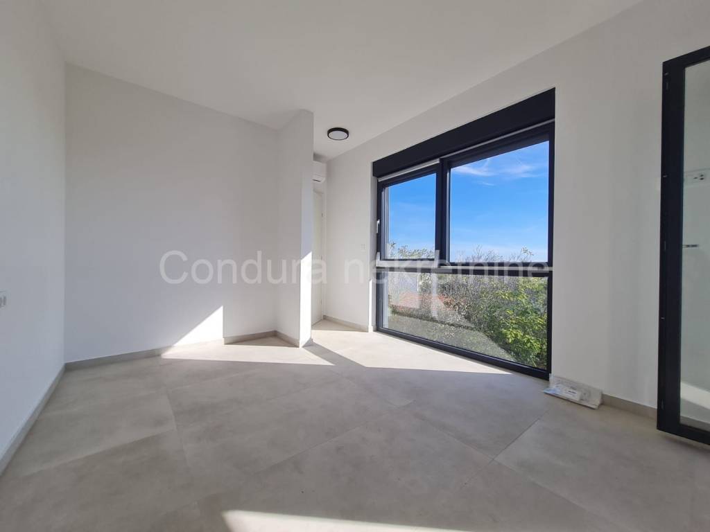 Apartman na moru, Prodaja, Vir, Vir