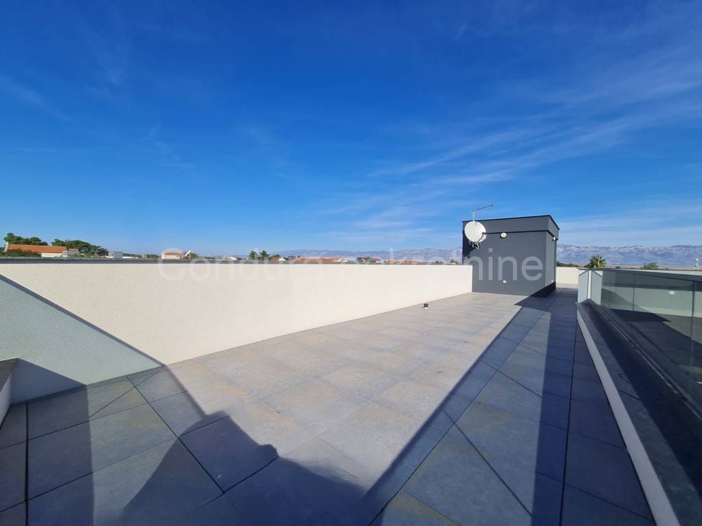 Apartman na moru, Prodaja, Vir, Vir
