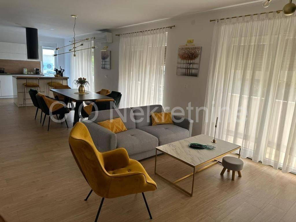 Stan u zgradi, Prodaja, Split, Split