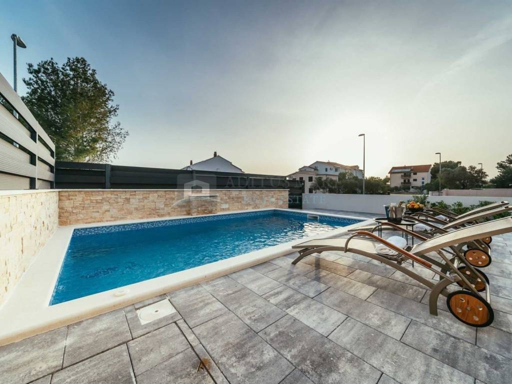 Luksuzna vila, Prodaja, Vodice, Srima