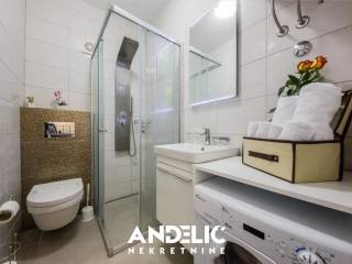 Stan u zgradi, Najam, Split, Split