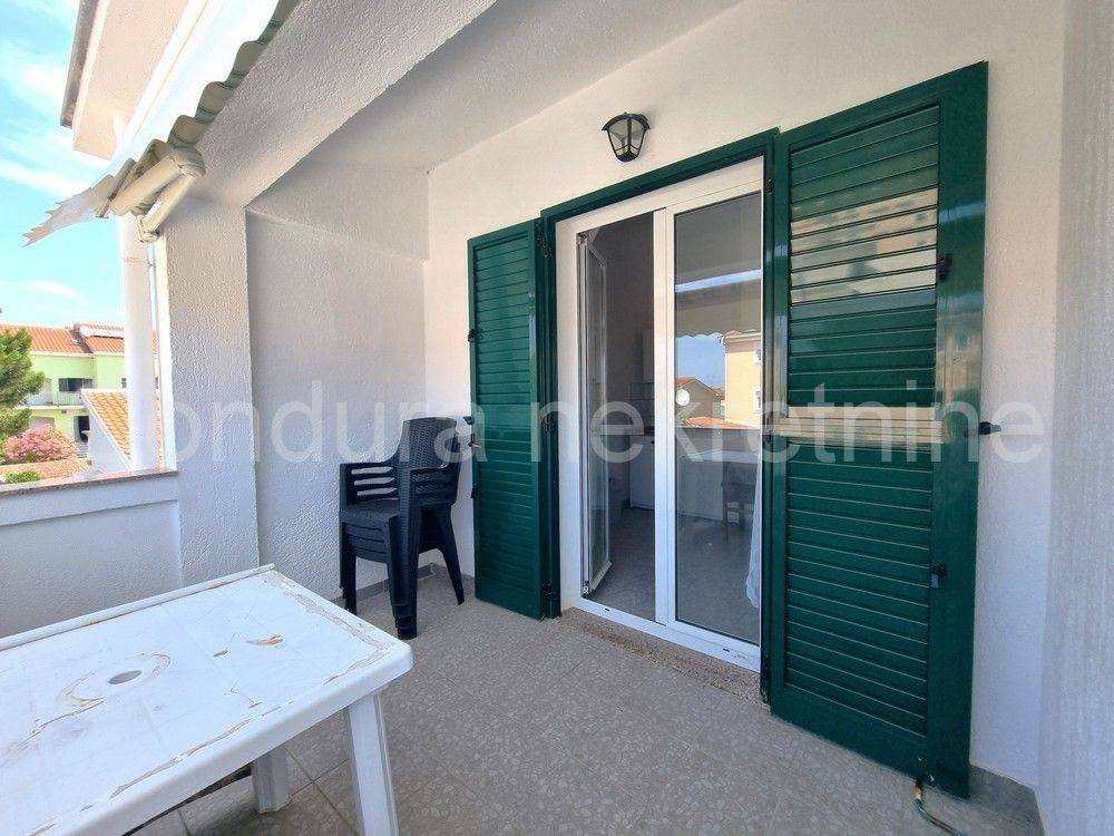 Apartman na moru, Prodaja, Vir, Vir