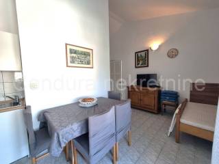 Apartman na moru, Prodaja, Vir, Vir