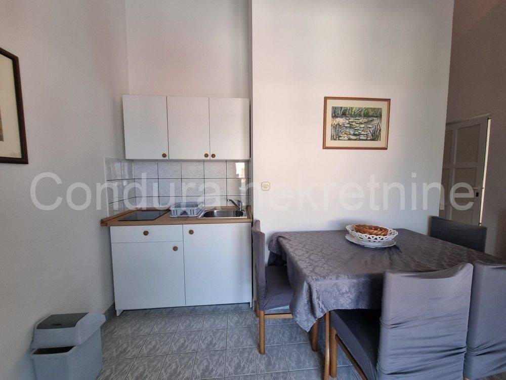 Apartman na moru, Prodaja, Vir, Vir