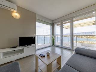 Apartman na moru, Prodaja, Povljana, Povljana