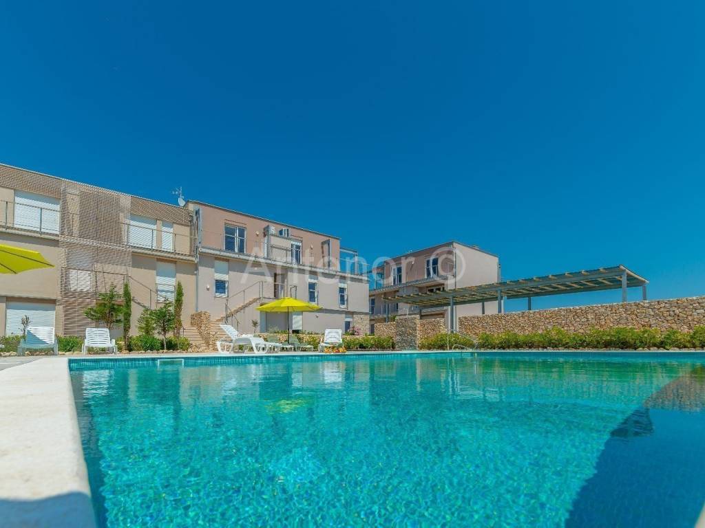 Apartman na moru, Prodaja, Povljana, Povljana