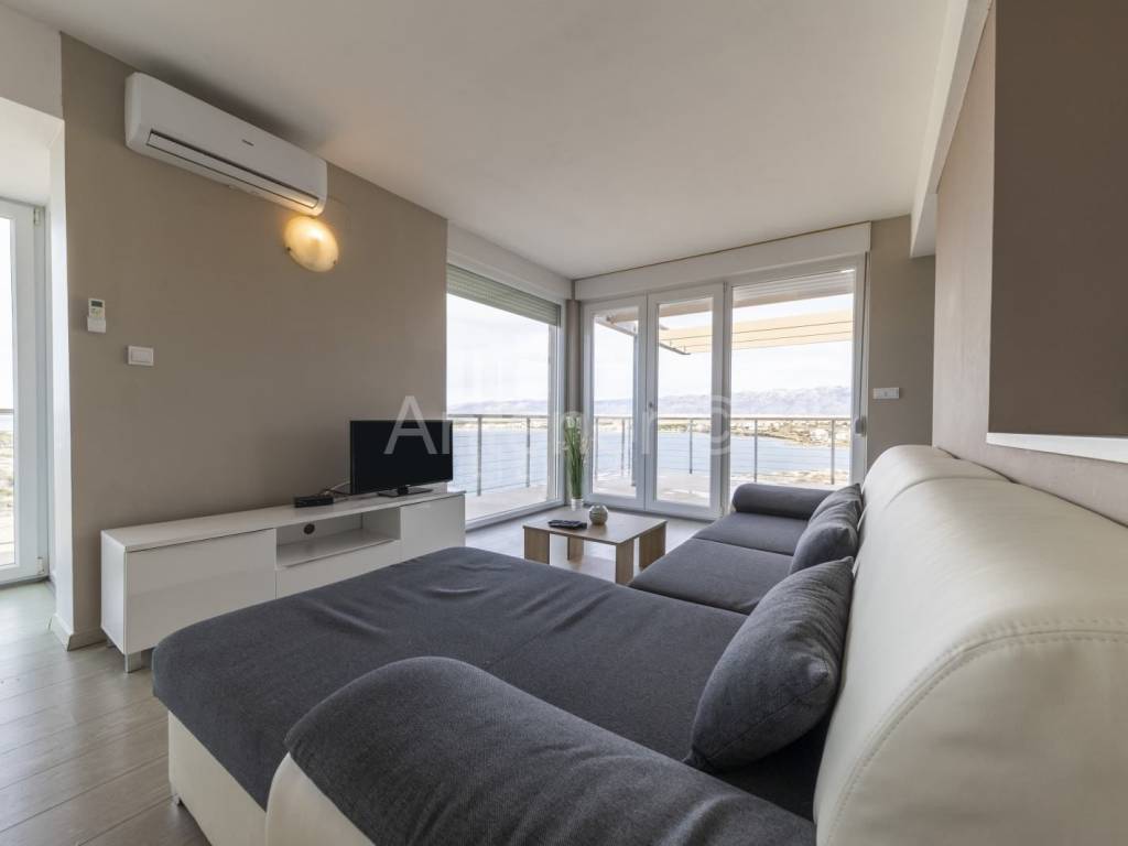 Apartman na moru, Prodaja, Povljana, Povljana