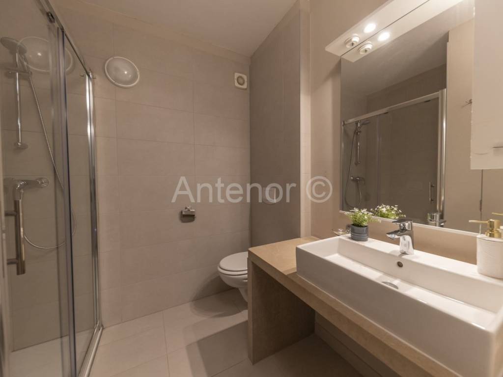 Apartman na moru, Prodaja, Povljana, Povljana