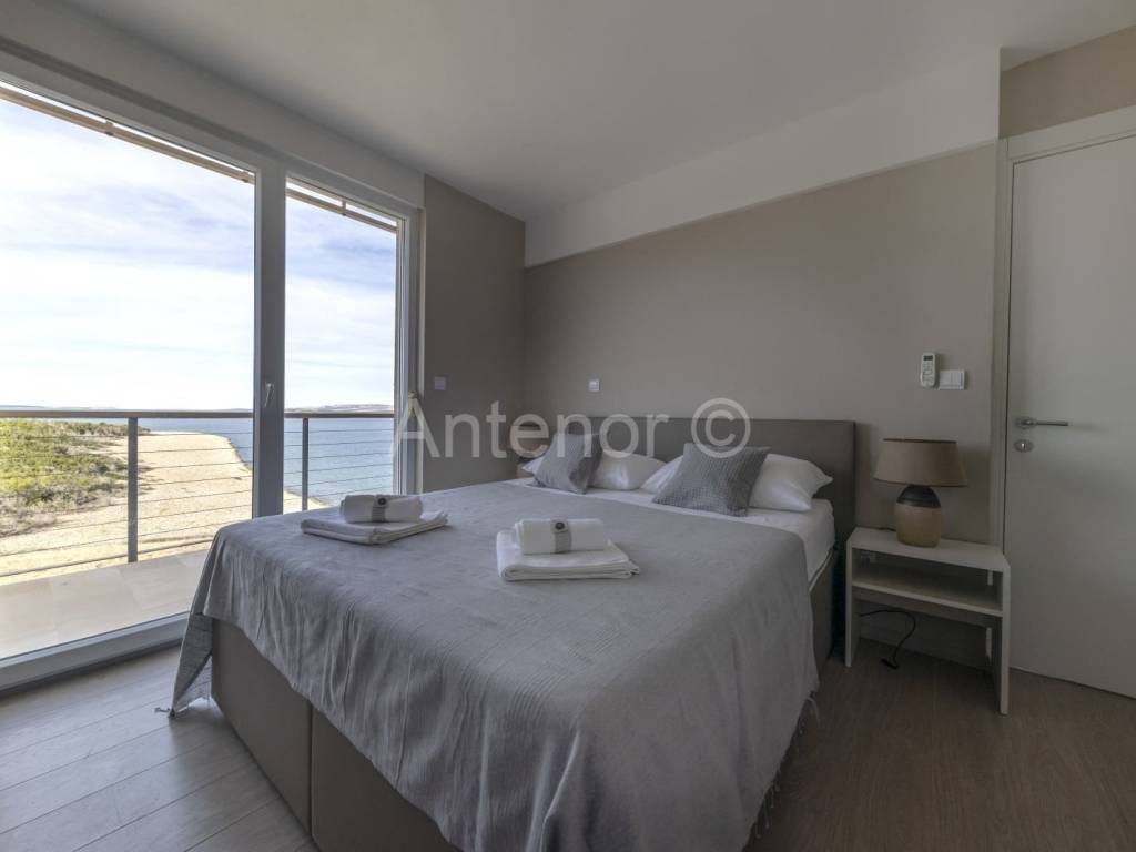Apartman na moru, Prodaja, Povljana, Povljana