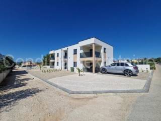 Apartman na moru, Prodaja, Vir, Vir