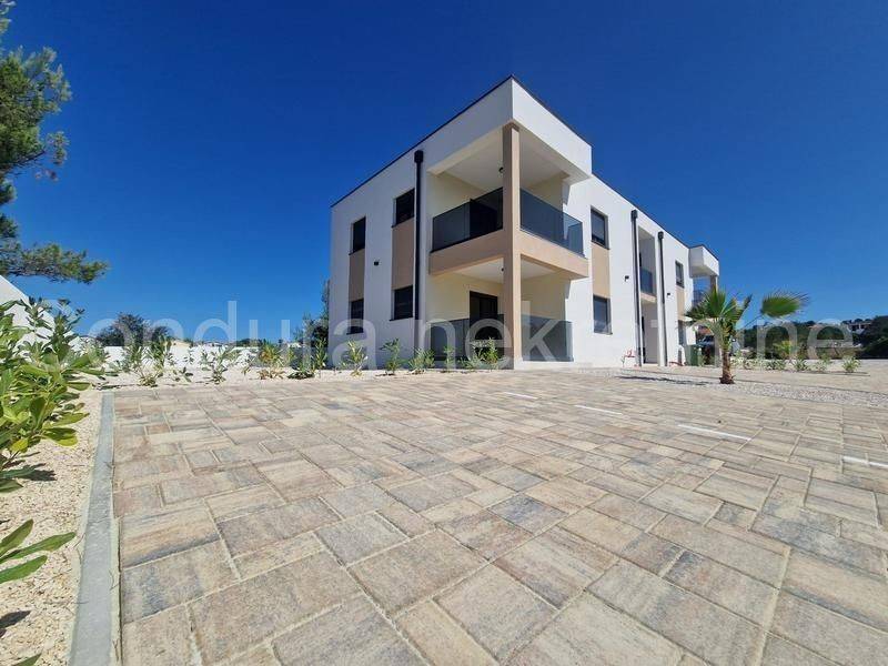 Apartman na moru, Prodaja, Vir, Vir