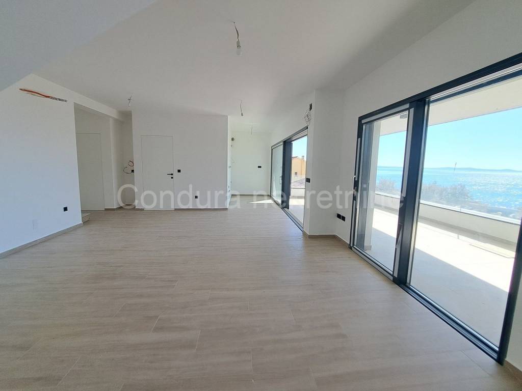 Apartman na moru, Prodaja, Nin, Zaton