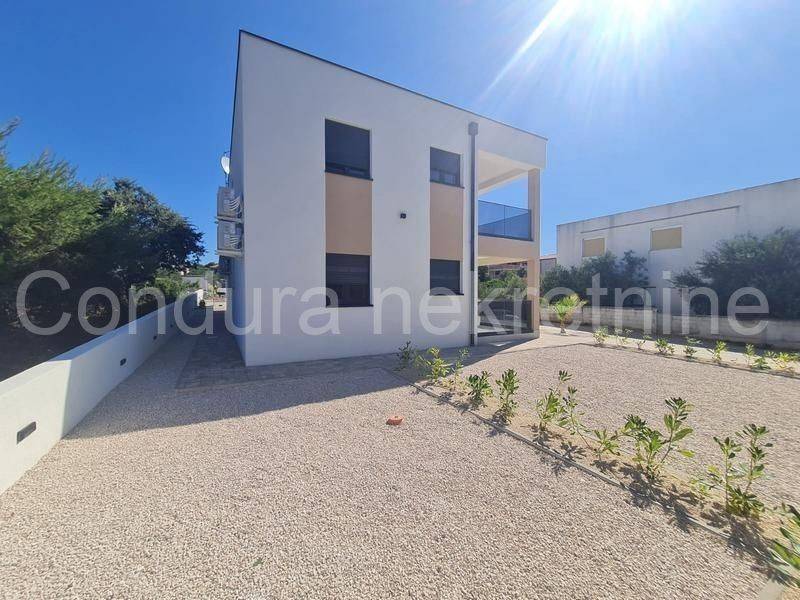Apartman na moru, Prodaja, Vir, Vir