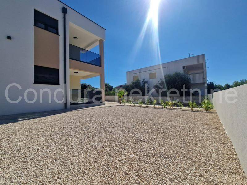 Apartman na moru, Prodaja, Vir, Vir