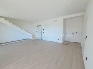 Apartman na moru, Prodaja, Nin, Zaton
