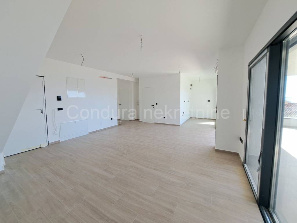 Apartman na moru, Prodaja, Nin, Zaton