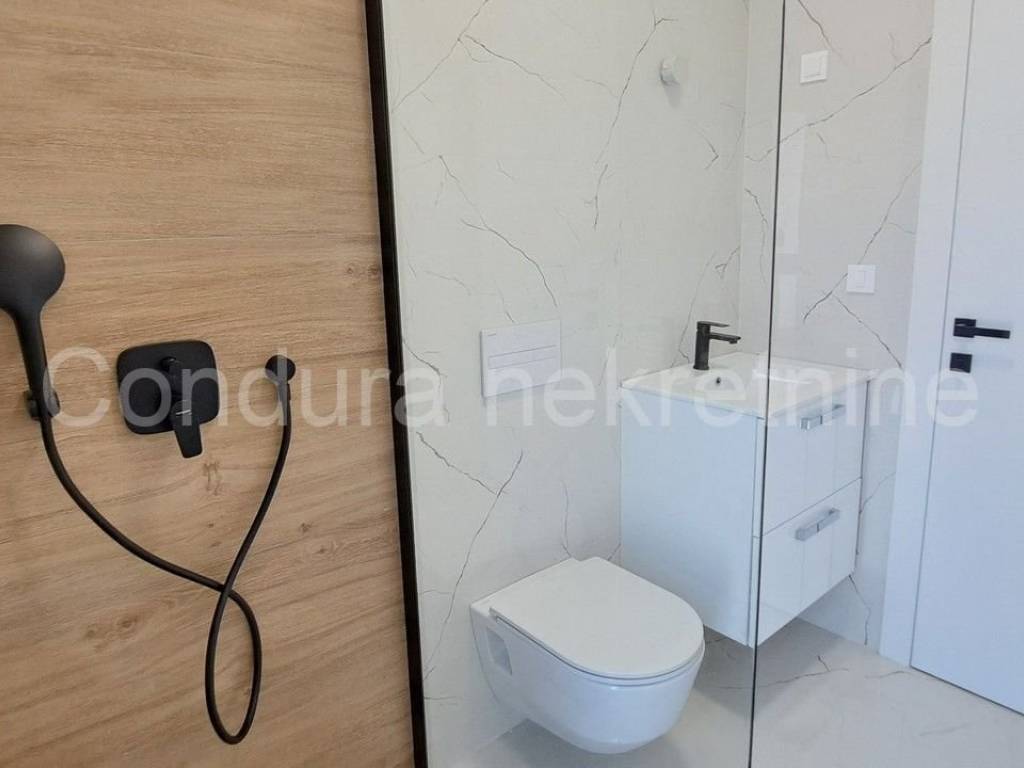 Apartman na moru, Prodaja, Privlaka, Privlaka