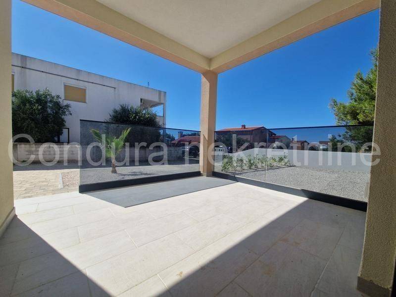 Apartman na moru, Prodaja, Vir, Vir