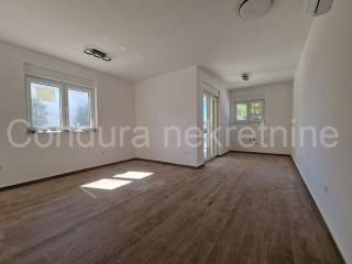 Apartman na moru, Prodaja, Vir, Vir