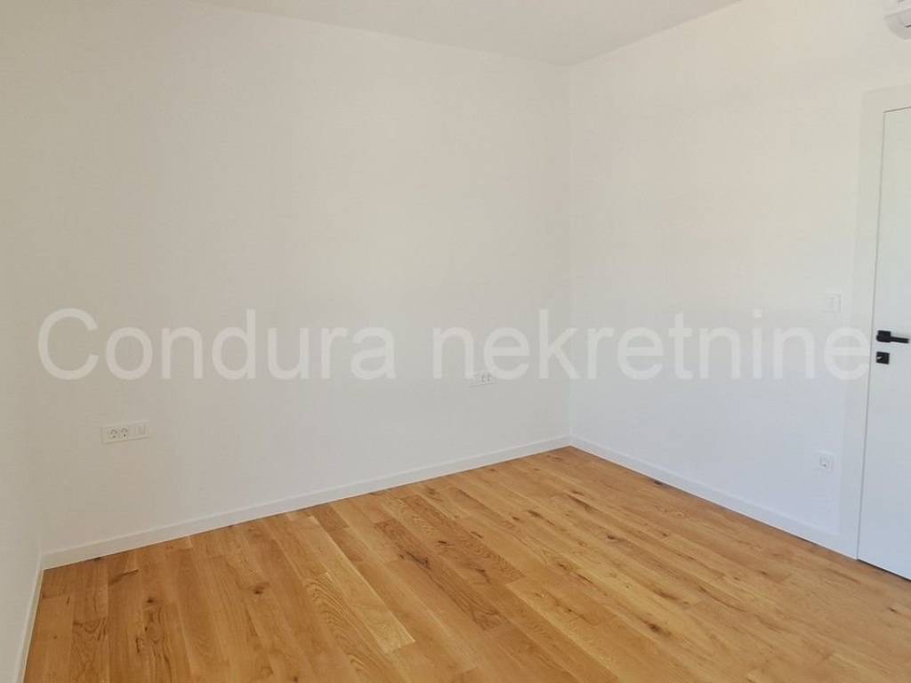 Apartman na moru, Prodaja, Privlaka, Privlaka