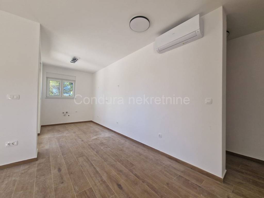 Apartman na moru, Prodaja, Vir, Vir