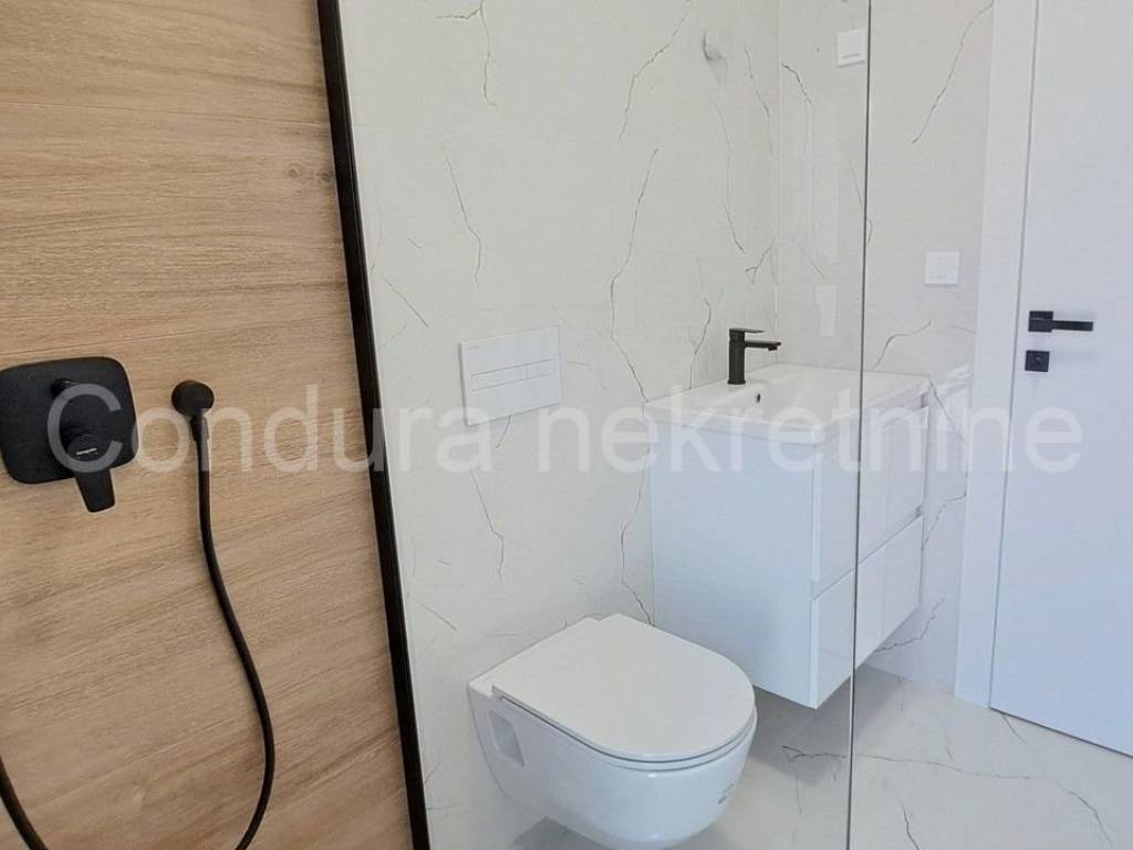 Apartman na moru, Prodaja, Privlaka, Privlaka