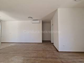 Apartman na moru, Prodaja, Vir, Vir