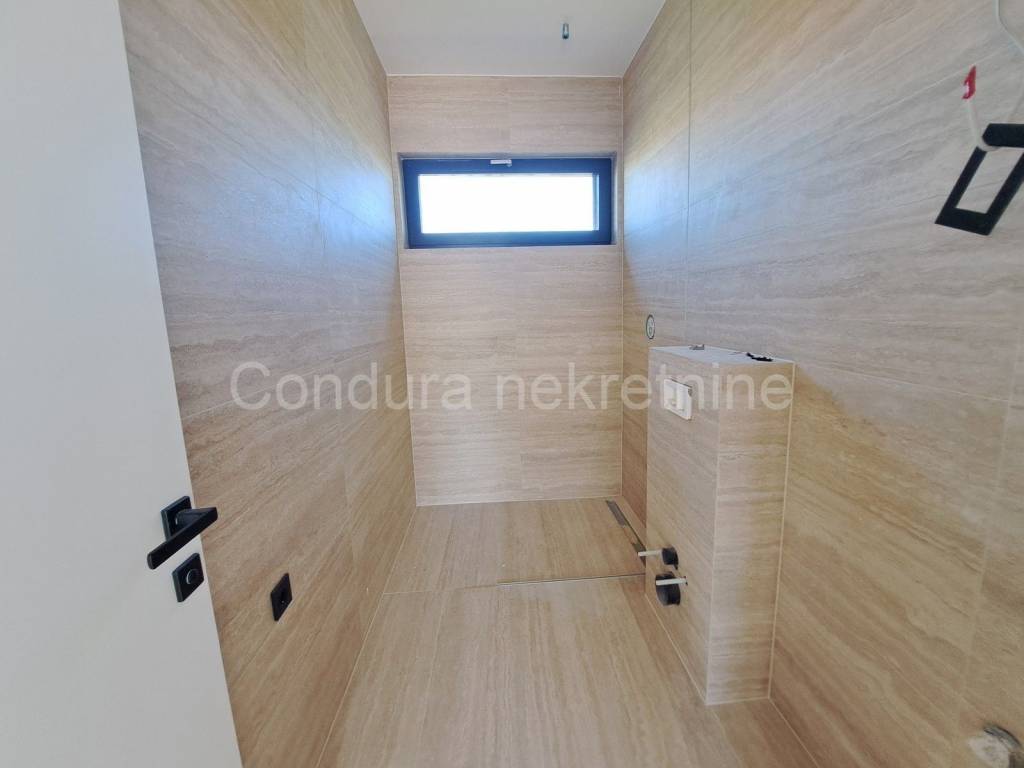 Apartman na moru, Prodaja, Nin, Zaton