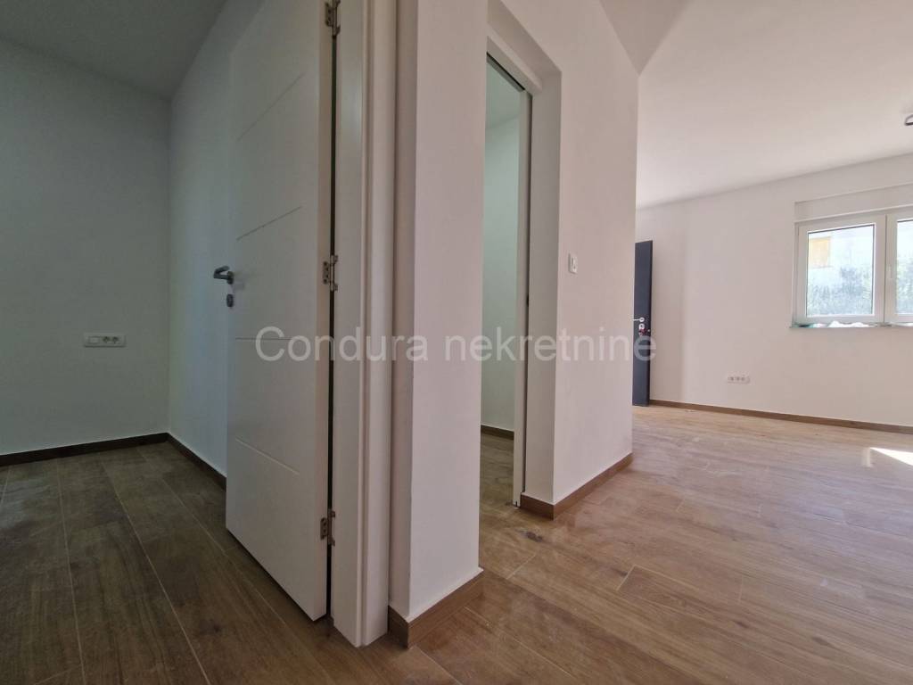 Apartman na moru, Prodaja, Vir, Vir